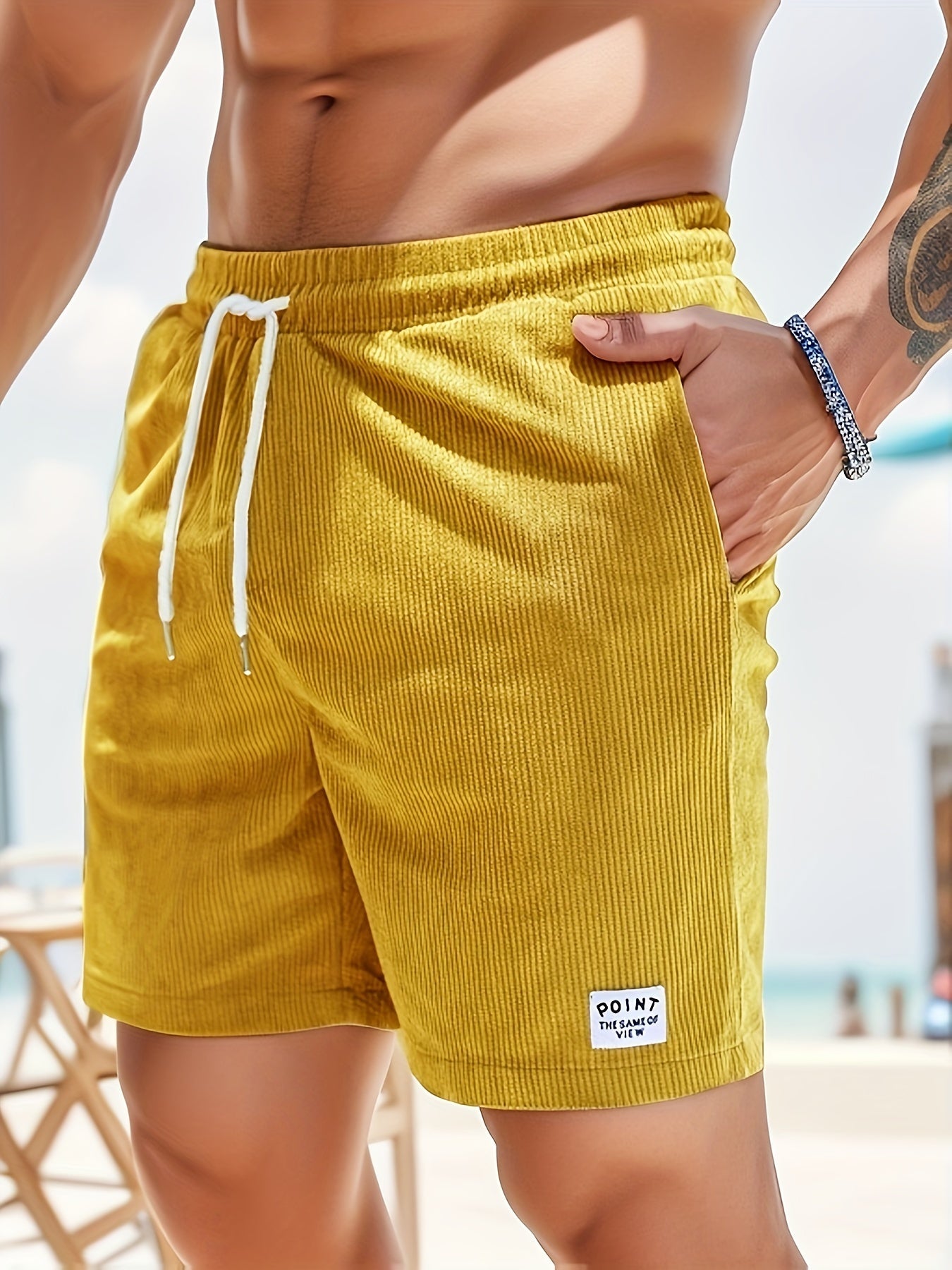 Herren-Shorts mit Kordelzug, Seitentaschen und strukturiertem Stoff