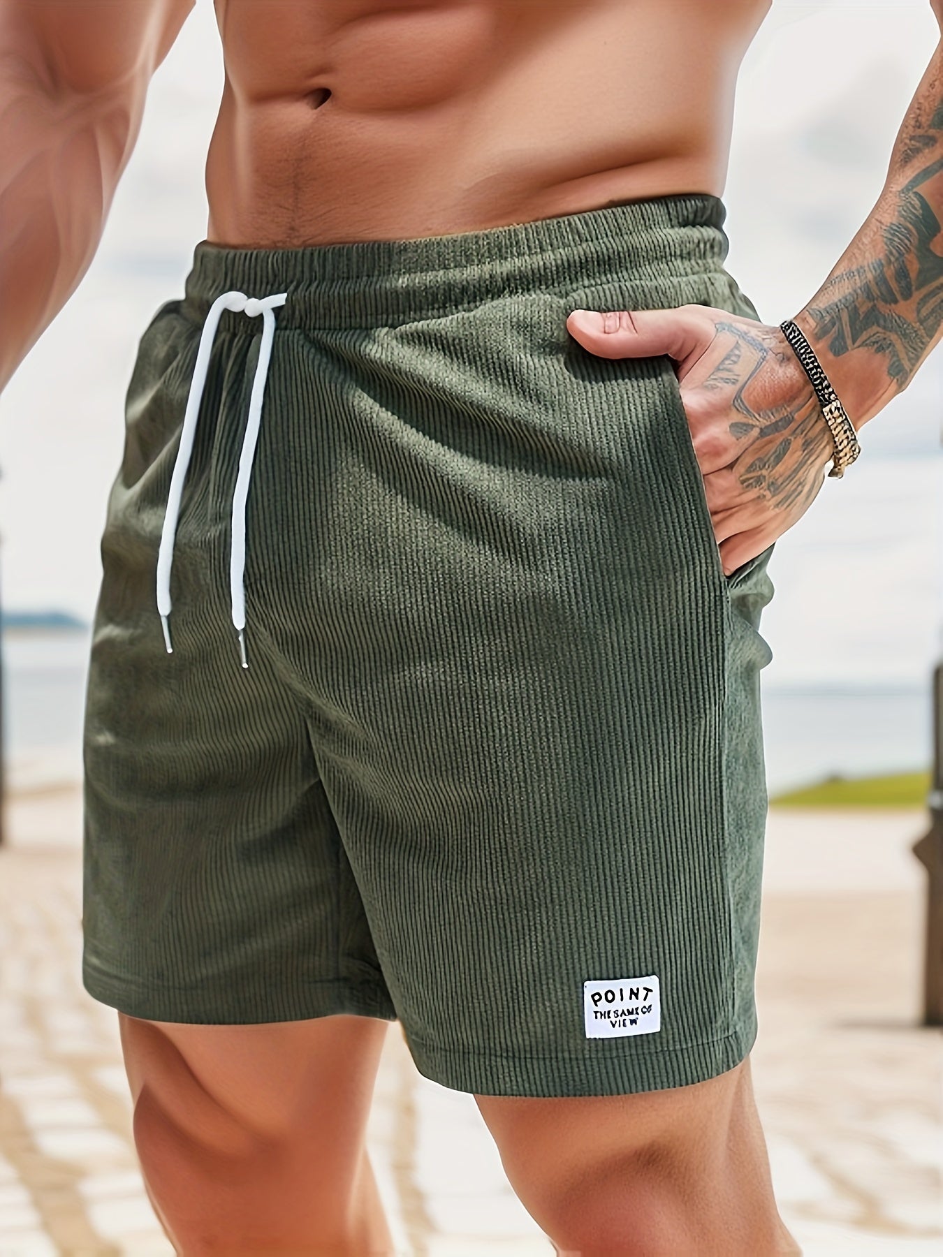 Herren-Shorts mit Kordelzug, Seitentaschen und strukturiertem Stoff