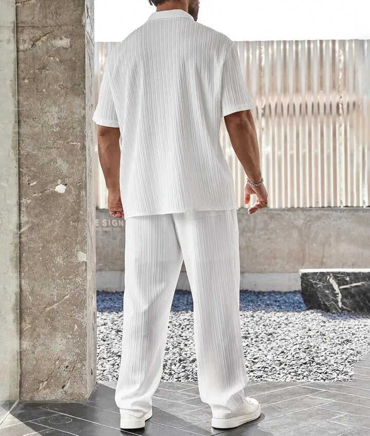 Herren-Set aus Kurzarmhemd und langer Hose mit entspannter Passform