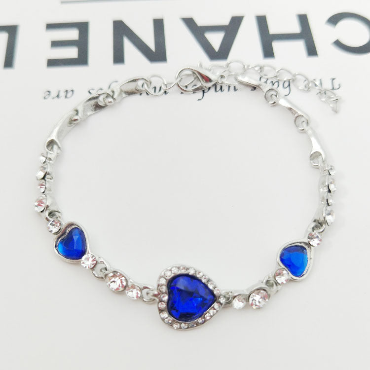 Delicate heart charm bracelet for women