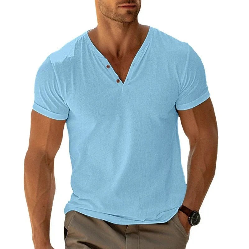 Slim-Fit T-Shirt mit V-Ausschnitt und Knopfdetail für Herren