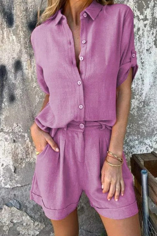Kurzärmliger Damen-Strampler mit Knopfleiste vorne und elastischer Taille