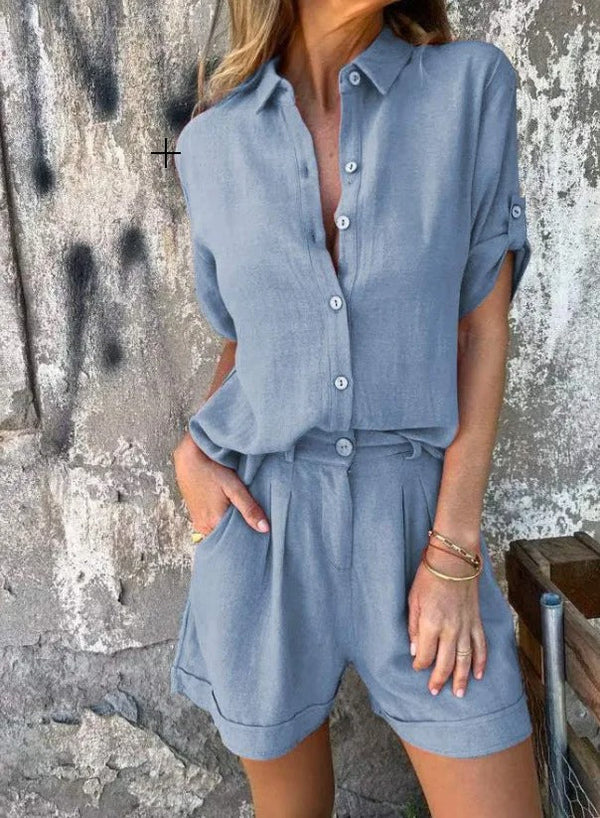 Kurzärmliger Damen-Strampler mit Knopfleiste vorne und elastischer Taille