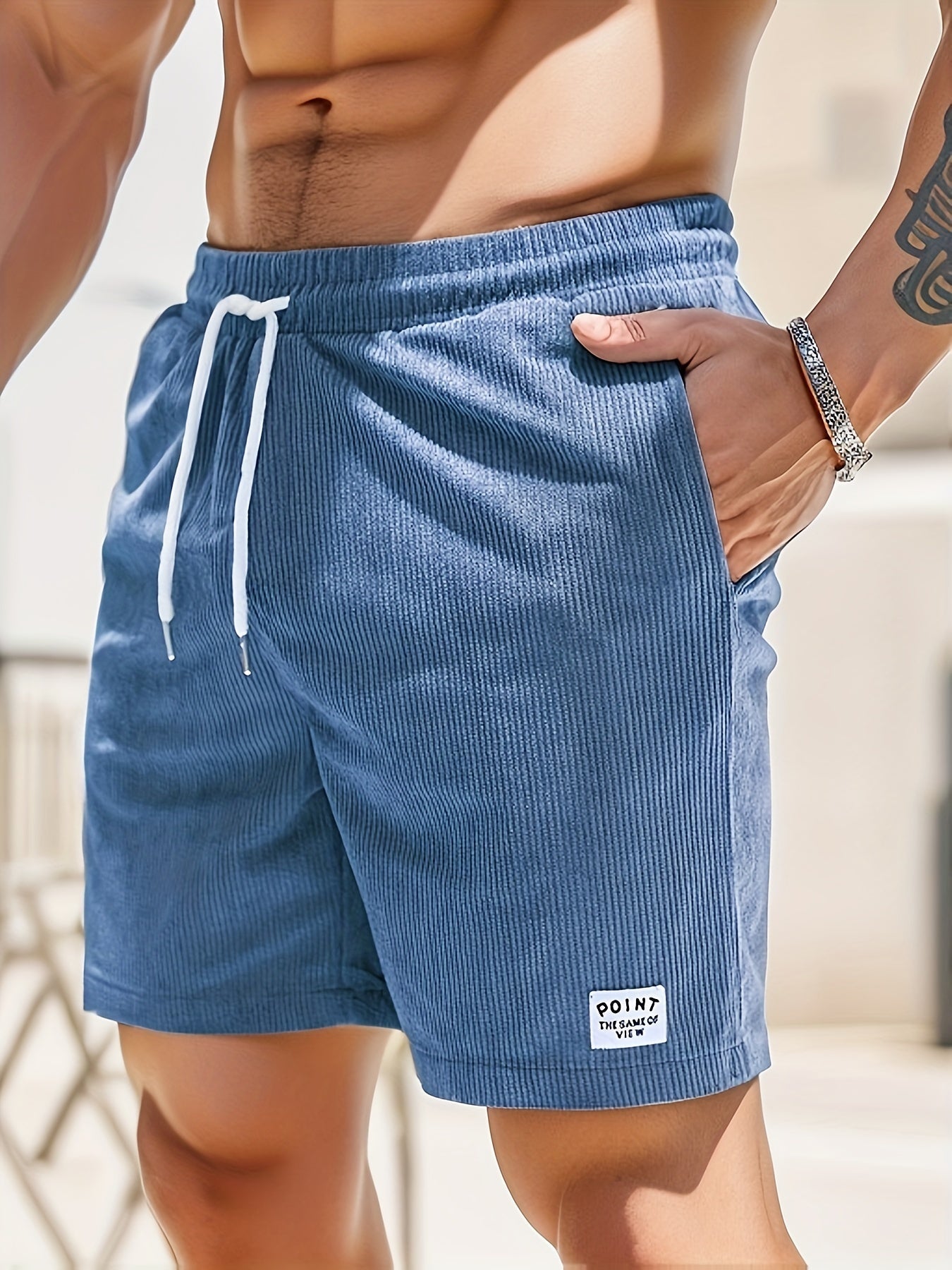Herren-Shorts mit Kordelzug, Seitentaschen und strukturiertem Stoff