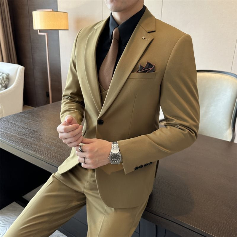 Slim-fit business suit for men